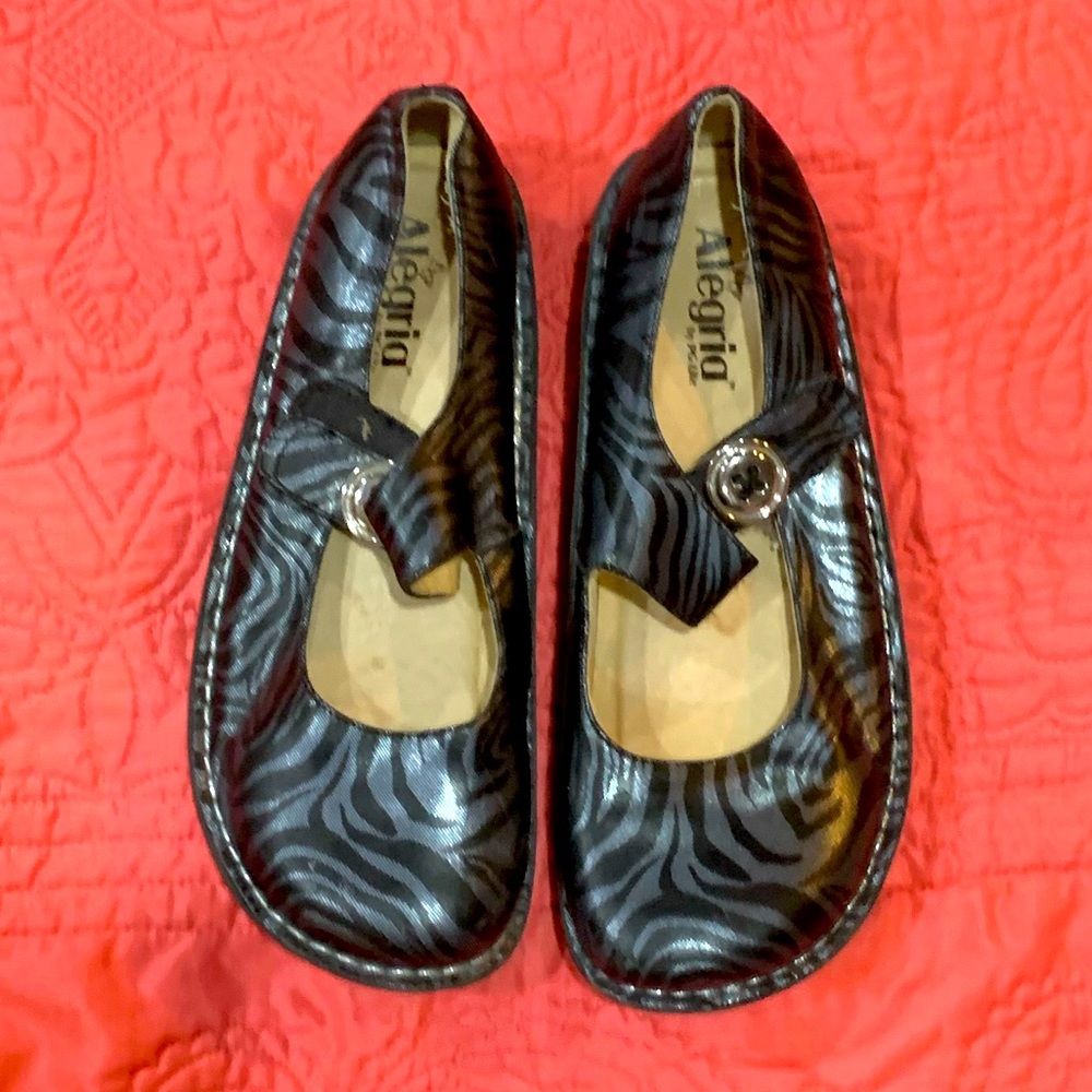 Alegria Zebra Print Clogs